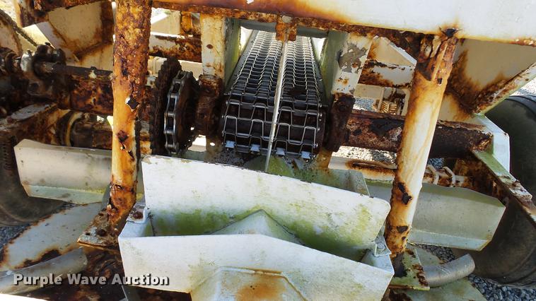 image for item DC2563 Willmar spreader