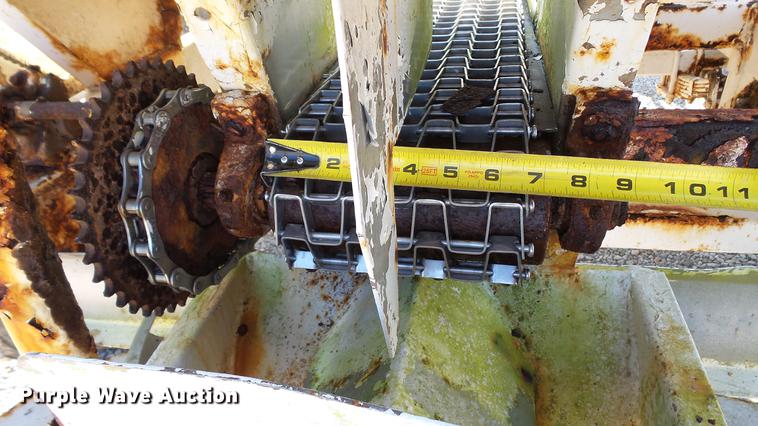 image for item DC2563 Willmar spreader