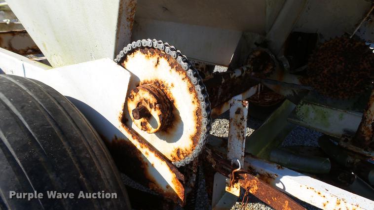 image for item DC2563 Willmar spreader