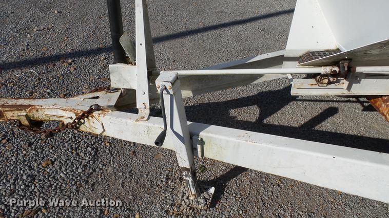 image for item DC2563 Willmar spreader