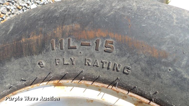 image for item DC2563 Willmar spreader