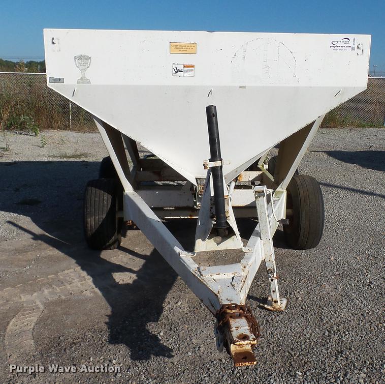 image for item DC2564 Willmar spreader