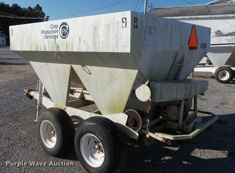 image for item DC2564 Willmar spreader