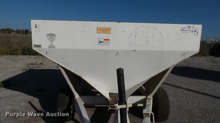 image for item DC2564 Willmar spreader