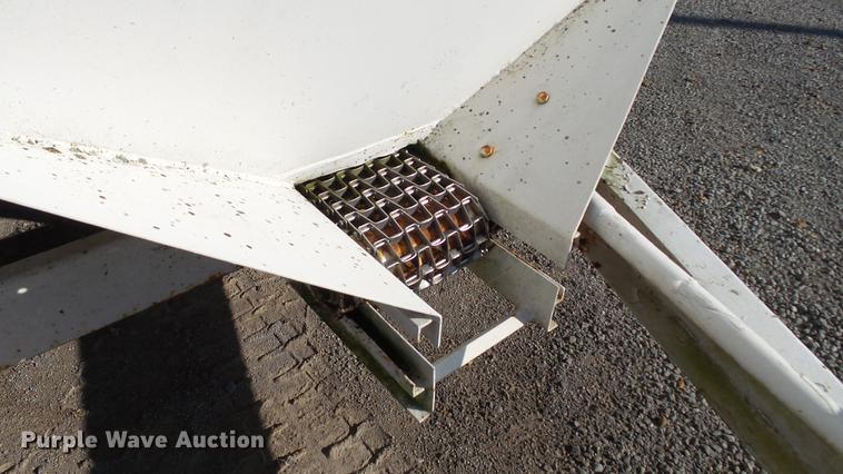 image for item DC2564 Willmar spreader