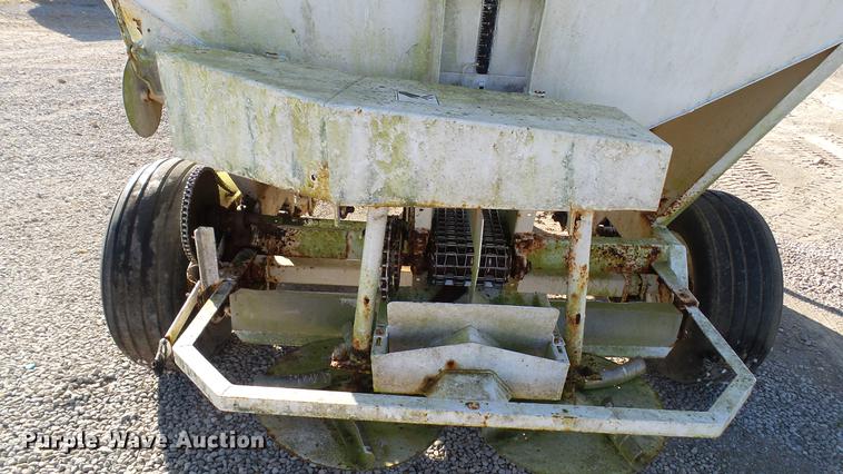 image for item DC2564 Willmar spreader