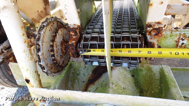 image for item DC2564 Willmar spreader