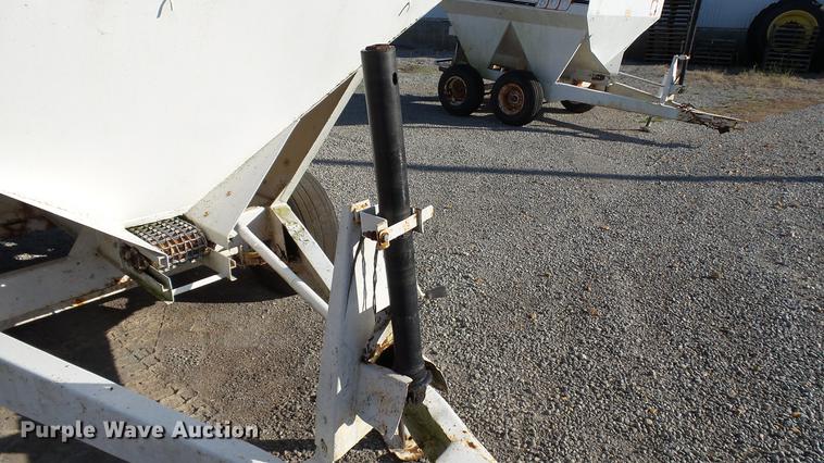 image for item DC2564 Willmar spreader