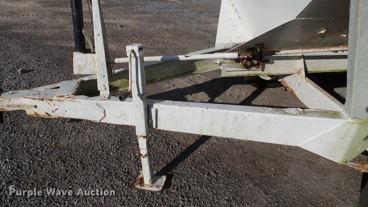 image for item DC2564 Willmar spreader