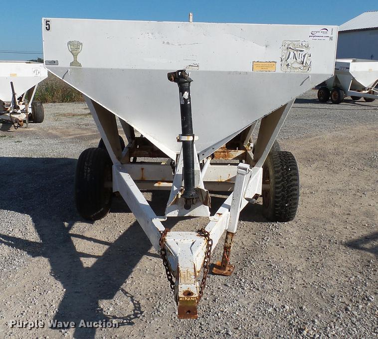 image for item DC2565 Willmar spreader
