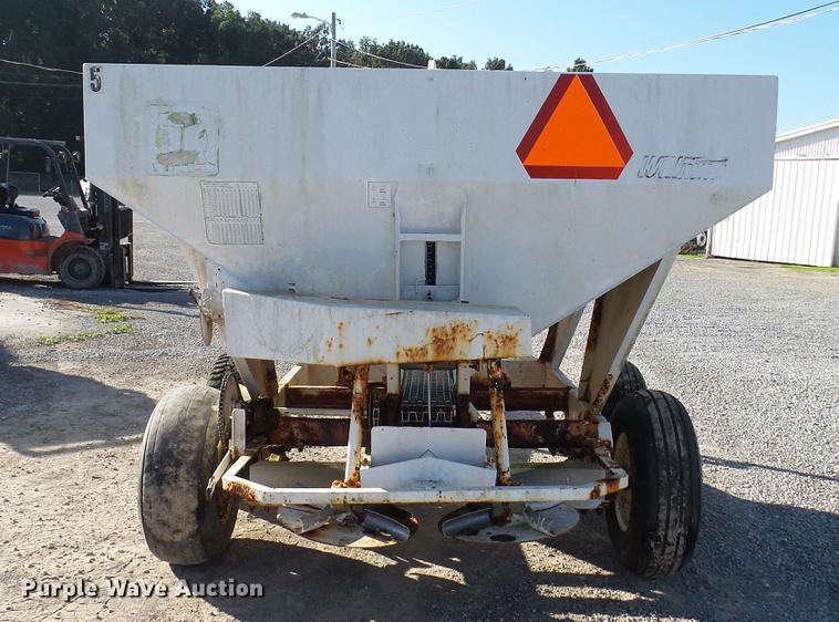 image for item DC2565 Willmar spreader