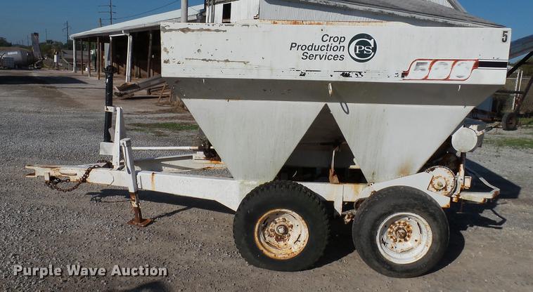 image for item DC2565 Willmar spreader
