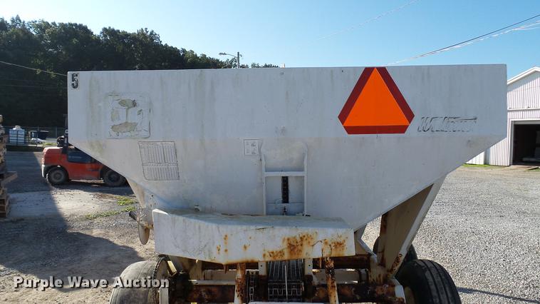 image for item DC2565 Willmar spreader