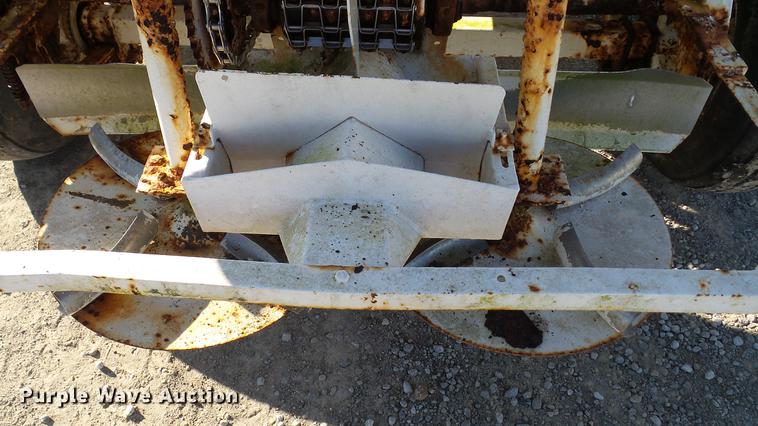 image for item DC2565 Willmar spreader
