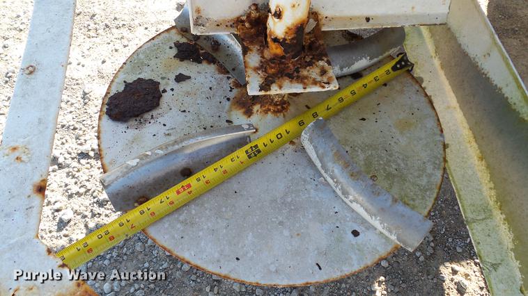 image for item DC2565 Willmar spreader