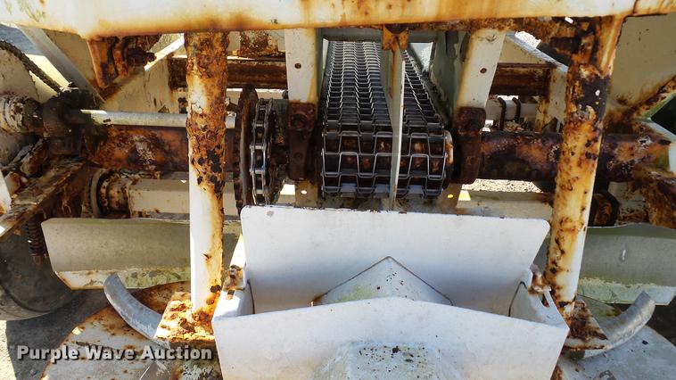 image for item DC2565 Willmar spreader