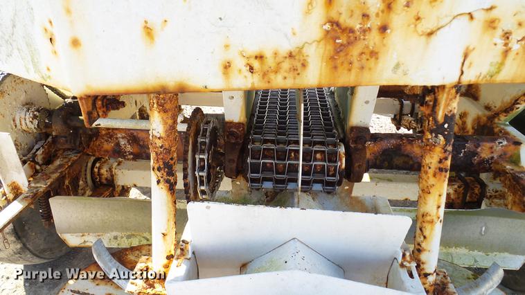 image for item DC2565 Willmar spreader