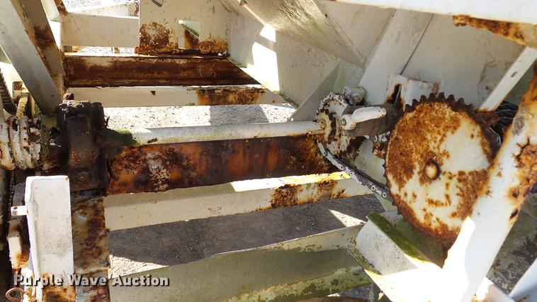 image for item DC2565 Willmar spreader