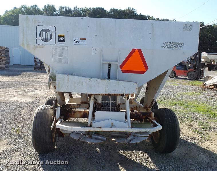 image for item DC2566 Willmar spreader