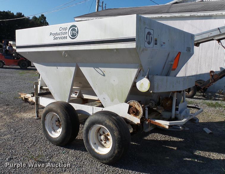 image for item DC2566 Willmar spreader