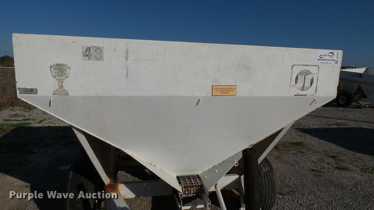 image for item DC2566 Willmar spreader