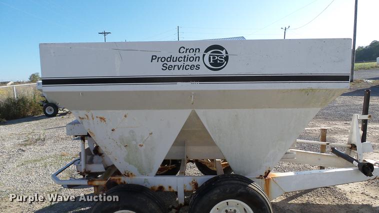 image for item DC2566 Willmar spreader