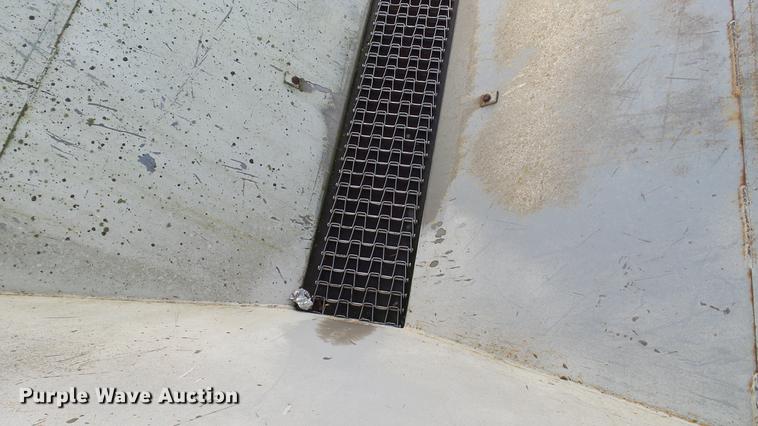 image for item DC2566 Willmar spreader