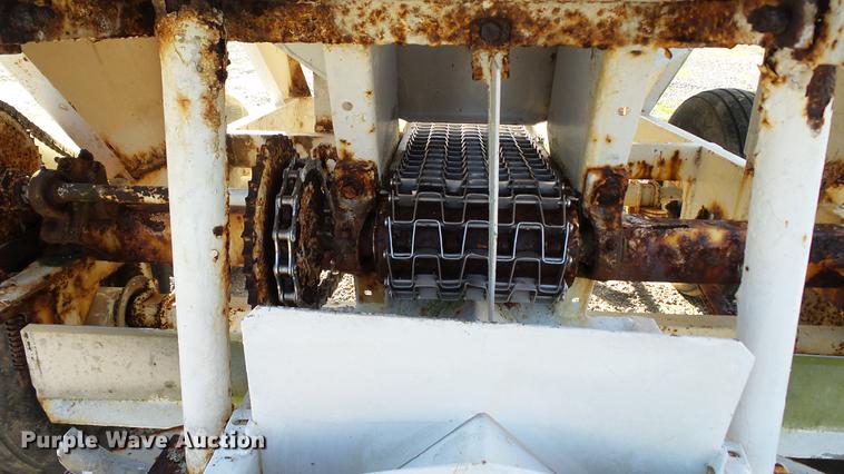 image for item DC2566 Willmar spreader