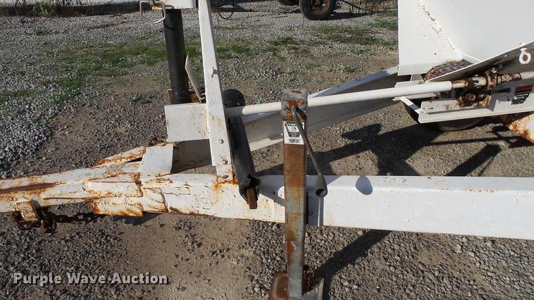 image for item DC2566 Willmar spreader