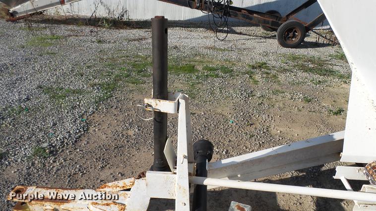 image for item DC2566 Willmar spreader