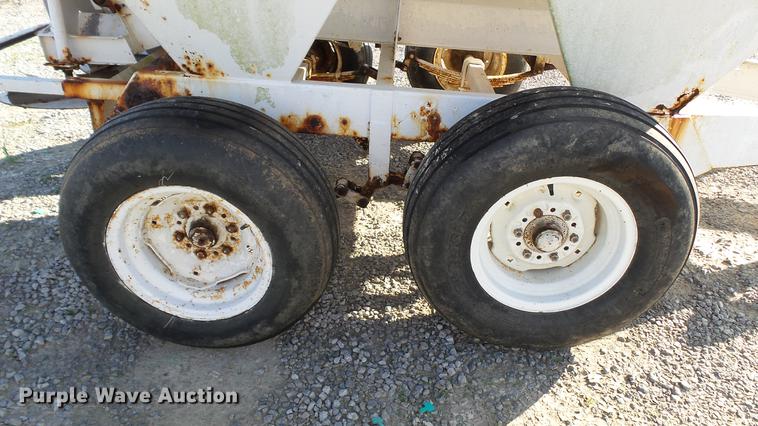 image for item DC2566 Willmar spreader