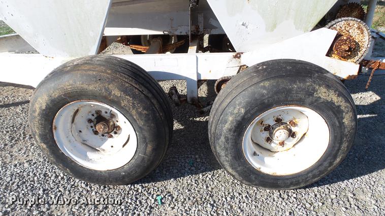 image for item DC2566 Willmar spreader