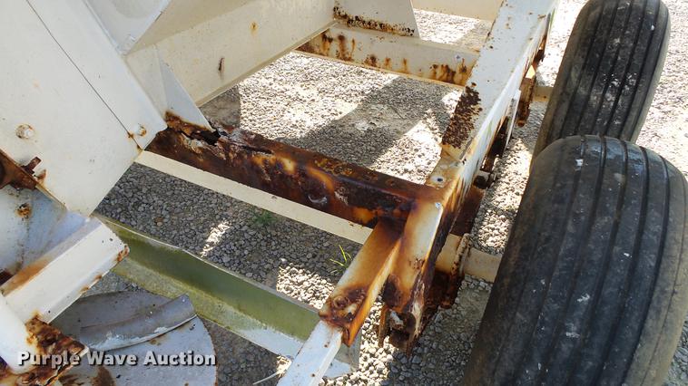 image for item DC2566 Willmar spreader