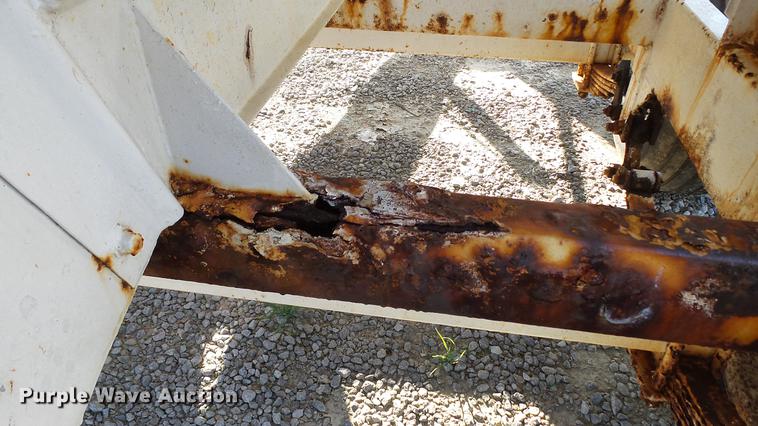 image for item DC2566 Willmar spreader