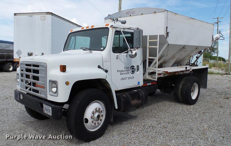 image for item DC2568 1987 International 1955 seed tender truck