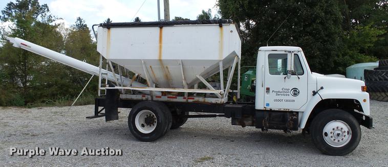 image for item DC2568 1987 International 1955 seed tender truck