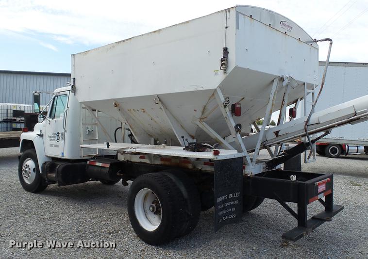 image for item DC2568 1987 International 1955 seed tender truck