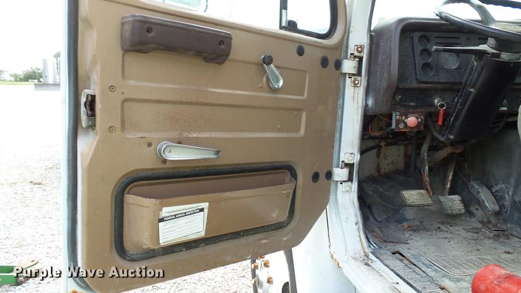 image for item DC2568 1987 International 1955 seed tender truck