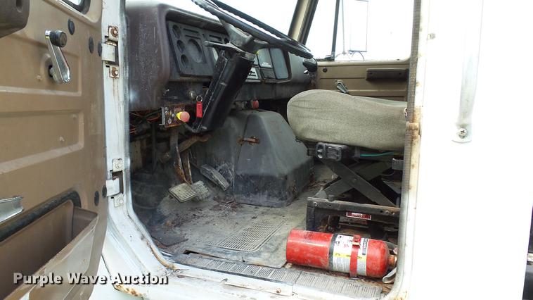 image for item DC2568 1987 International 1955 seed tender truck