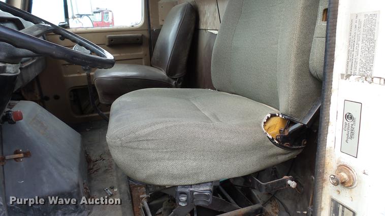 image for item DC2568 1987 International 1955 seed tender truck