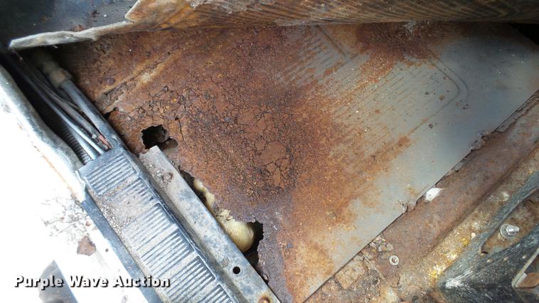 image for item DC2568 1987 International 1955 seed tender truck