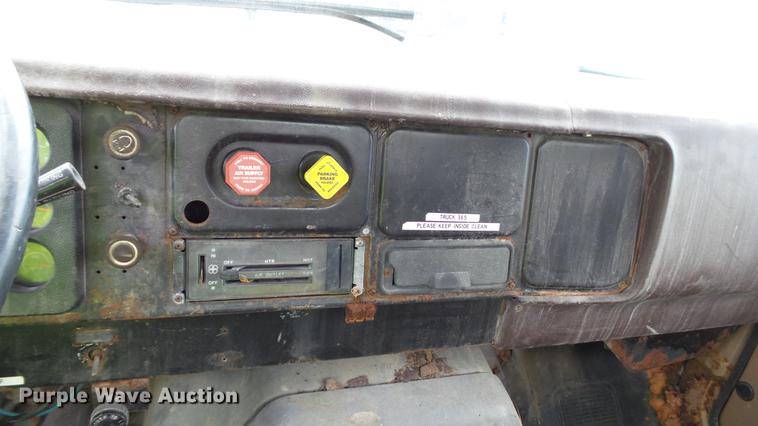 image for item DC2568 1987 International 1955 seed tender truck