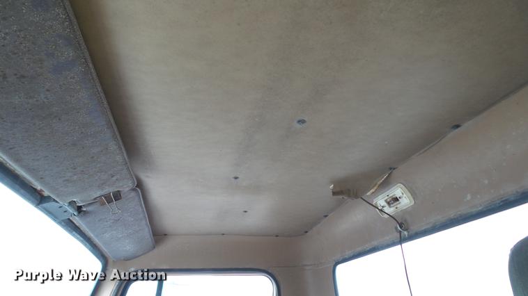 image for item DC2568 1987 International 1955 seed tender truck