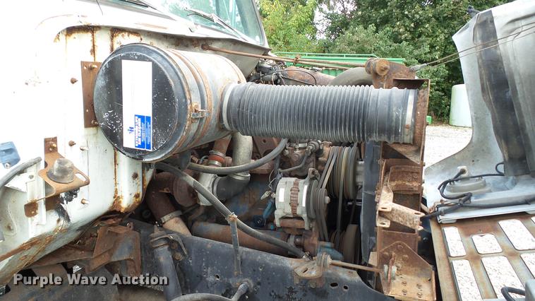 image for item DC2568 1987 International 1955 seed tender truck