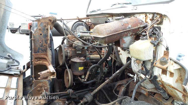 image for item DC2568 1987 International 1955 seed tender truck