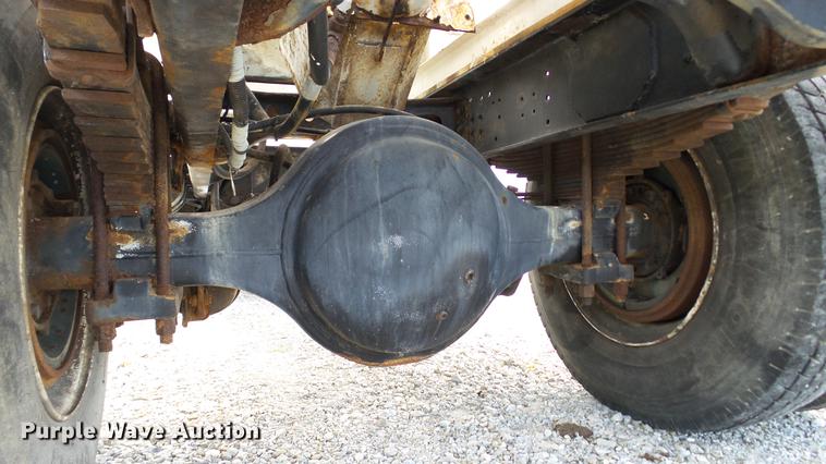 image for item DC2568 1987 International 1955 seed tender truck