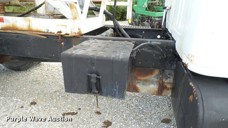 image for item DC2568 1987 International 1955 seed tender truck