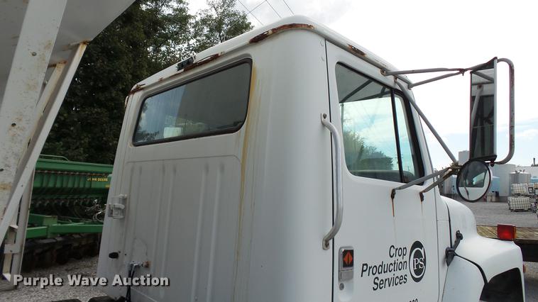 image for item DC2568 1987 International 1955 seed tender truck