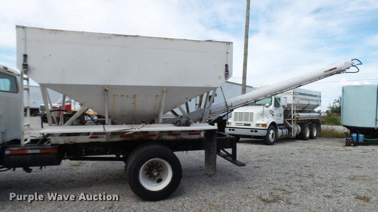 image for item DC2568 1987 International 1955 seed tender truck
