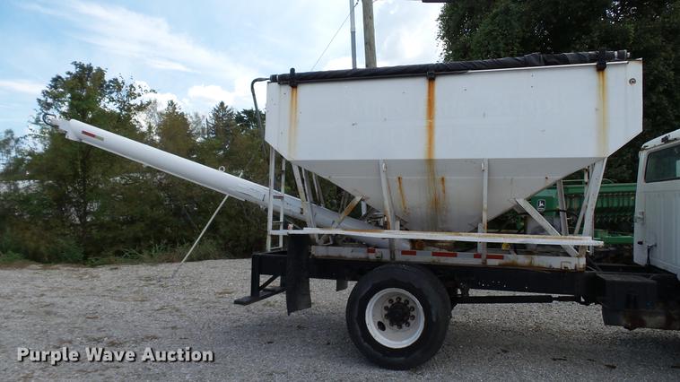 image for item DC2568 1987 International 1955 seed tender truck